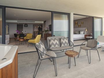 Departamento en VENTA BEACH FRONT PUERTO MORELOS 1 RECAMARA AMENIDADES DE LUJO