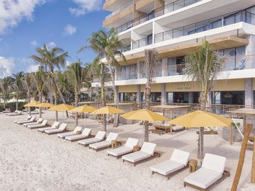 Departamento en VENTA BEACH FRONT PUERTO MORELOS 1 RECAMARA AMENIDADES DE LUJO