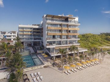 Departamento en VENTA BEACH FRONT PUERTO MORELOS 1 RECAMARA PENTHOUSE CON ALBERCA AMENIDADES DE LUJO