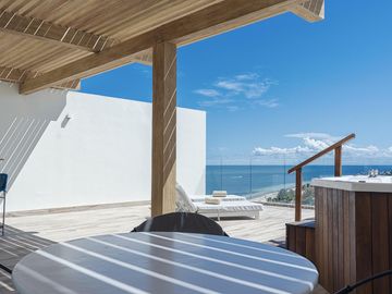 Departamento en VENTA BEACH FRONT PUERTO MORELOS 1 RECAMARA PENTHOUSE CON ALBERCA AMENIDADES DE LUJO