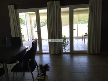 V184. MAYU SUMAJ. CASA 3 DORM. (1 EN SUITE) B° CERRADO C/ PILETA Y QUINCHO.