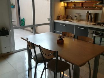 Dúplex en venta de 3 dormitorios en Villa del Parque