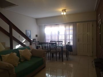 Dúplex en venta de 3 dormitorios en Villa del Parque
