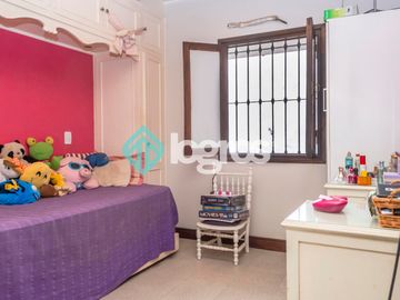 Casa en venta de 3 dormitorios con cochera en Grand Bourg