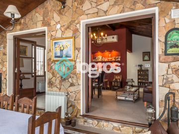 Casa en venta de 3 dormitorios con cochera en Grand Bourg