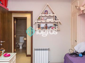 Casa en venta de 3 dormitorios con cochera en Grand Bourg