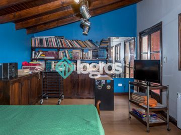 Casa en venta de 3 dormitorios con cochera en Grand Bourg