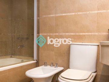 Casa en venta de 3 dormitorios con cochera en Grand Bourg