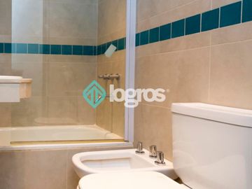Casa en venta de 3 dormitorios con cochera en Grand Bourg
