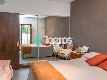 Casa en venta de 3 dormitorios con cochera en Grand Bourg