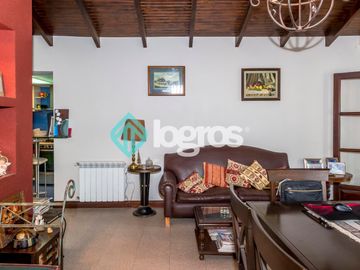 Casa en venta de 3 dormitorios con cochera en Grand Bourg