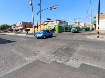 Casa como Terreno en venta en Tacna-Cercado