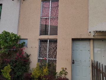 VENTA CASA TECAMAC COL FELIPE VILLANUEVA CERCA DE CENTRO TECAMAC