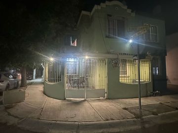 CASA EN VENTA COL. SANTA CECILIA $2,500,000