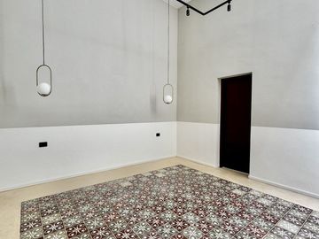 Casa colonial renovada en venta a 5 cuadras del Parque La Plancha