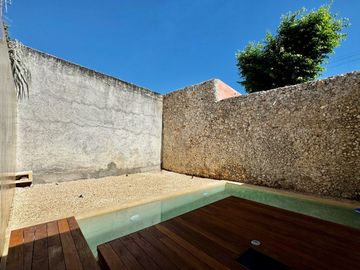 Casa colonial renovada en venta a 5 cuadras del Parque La Plancha