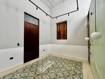 Casa colonial renovada en venta a 5 cuadras del Parque La Plancha