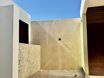 Casa colonial renovada en venta a 5 cuadras del Parque La Plancha