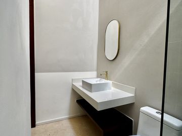 Casa colonial renovada en venta a 5 cuadras del Parque La Plancha
