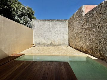 Casa colonial renovada en venta a 5 cuadras del Parque La Plancha