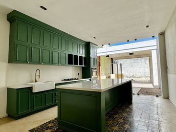 Casa colonial renovada en venta a 5 cuadras del Parque La Plancha