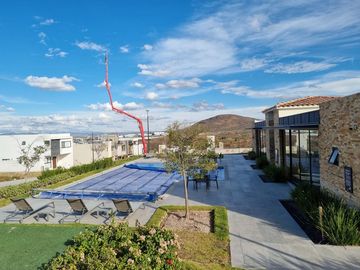 CASA CON ROOF GARDEN EN COTO DUBLIN CAPITAL SUR