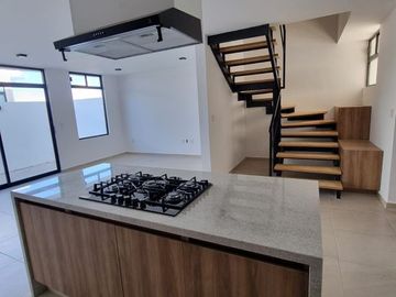 CASA CON ROOF GARDEN EN COTO DUBLIN CAPITAL SUR