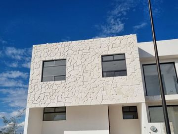 CASA CON ROOF GARDEN EN COTO DUBLIN CAPITAL SUR