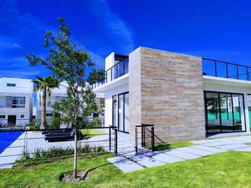 Casa en venta con roof garden en queretaro