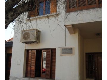 Casona Céntrica con piscina En Venta!!