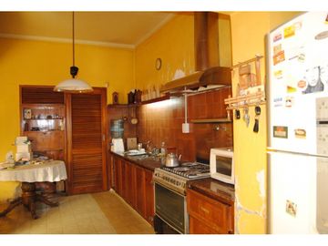 Casona Céntrica con piscina En Venta!!