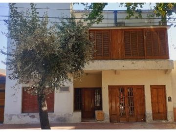Casona Céntrica con piscina En Venta!!