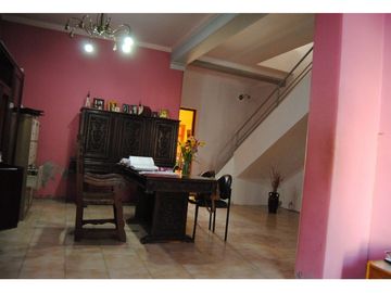 Casona Céntrica con piscina En Venta!!