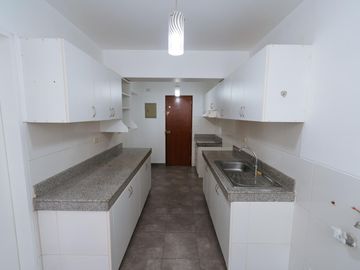 DEPA 112.5 m2   COCHERA EN VENTA EN MAGDALENA LIMITE CON SAN ISIDRO - 4TO PISO