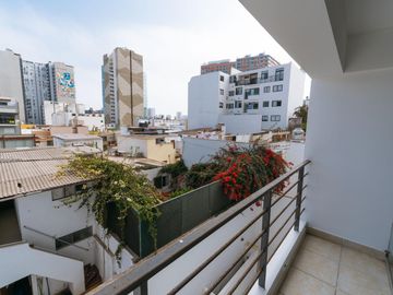 DEPA 112.5 m2   COCHERA EN VENTA EN MAGDALENA LIMITE CON SAN ISIDRO - 4TO PISO