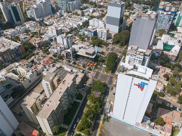 DEPA 112.5 m2   COCHERA EN VENTA EN MAGDALENA LIMITE CON SAN ISIDRO - 4TO PISO