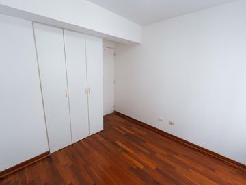 DEPA 112.5 m2   COCHERA EN VENTA EN MAGDALENA LIMITE CON SAN ISIDRO - 4TO PISO
