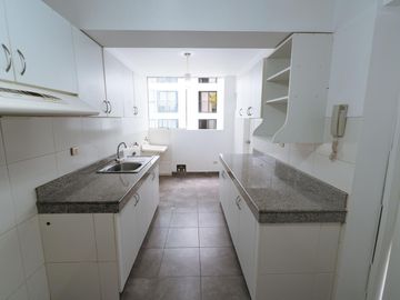 DEPA 112.5 m2   COCHERA EN VENTA EN MAGDALENA LIMITE CON SAN ISIDRO - 4TO PISO