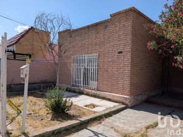 CASA EN VENTA A UNOS PASOS DE AV. LOPEZ MATEOS CERCA DE LA UACJ CD. JUAREZ