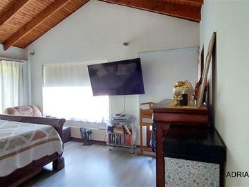 Parcela en Venta en 4D 4B, estar, servicios más taller con baño 264 mts en 5.017 de terreno
