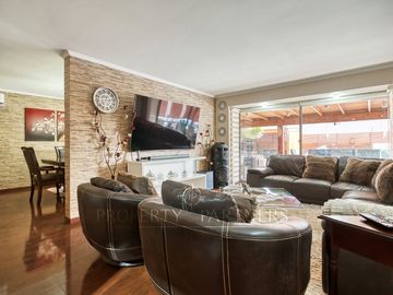 Increíble oportunidad, recibe ofertas!!! Preciosa casa en venta, excelente ubicación, condominio seguro, Peñalolén