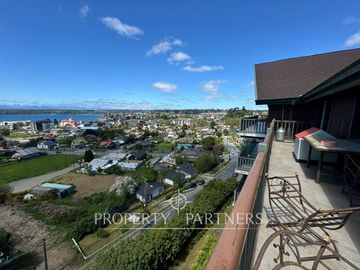 Linda vista a lago y volcanes, gran departamento en venta, Puerto Varas