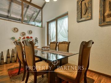 Venta de hermosa y amplia casa en La Reina alta!