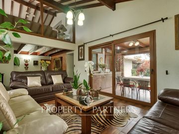 Venta de hermosa y amplia casa en La Reina alta!