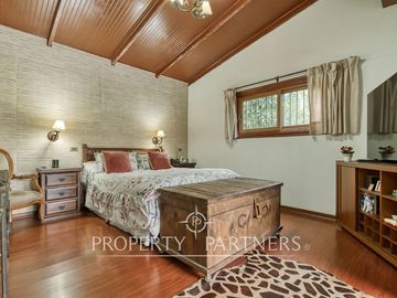Venta de hermosa y amplia casa en La Reina alta!