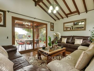 Venta de hermosa y amplia casa en La Reina alta!