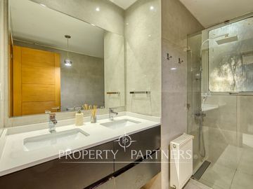 CYBER Descubre esta moderna y funcional casa en venta en condominio en La Reina