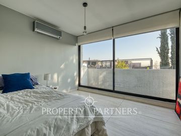 CYBER Descubre esta moderna y funcional casa en venta en condominio en La Reina