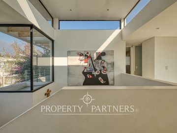 CYBER Descubre esta moderna y funcional casa en venta en condominio en La Reina
