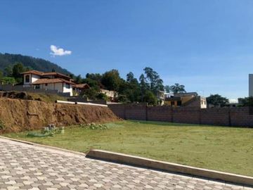 Venta terreno. 405m2, en Cumbayá, San Juan alto, vista espectacular